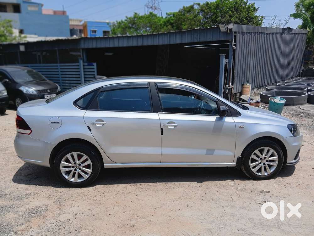 Volkswagen Vento 2010-2013 Petrol Highline, 2011, Petrol