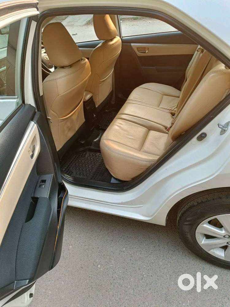 Toyota Corolla Altis G Hv At, 2015, Petrol