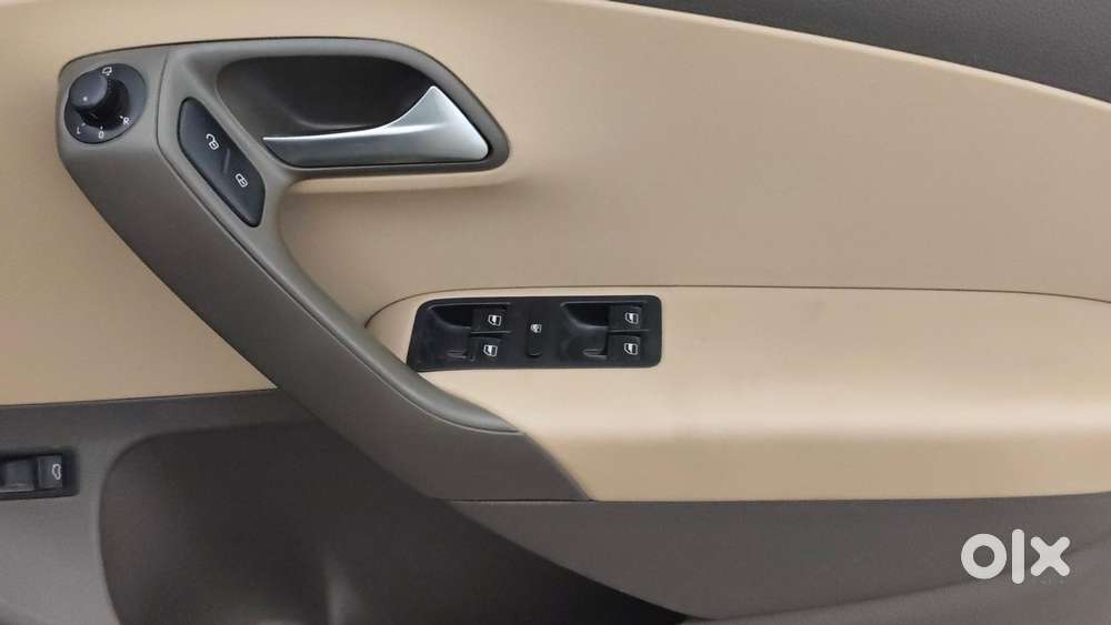 Volkswagen Vento 1.6 Highline, 2016, Petrol