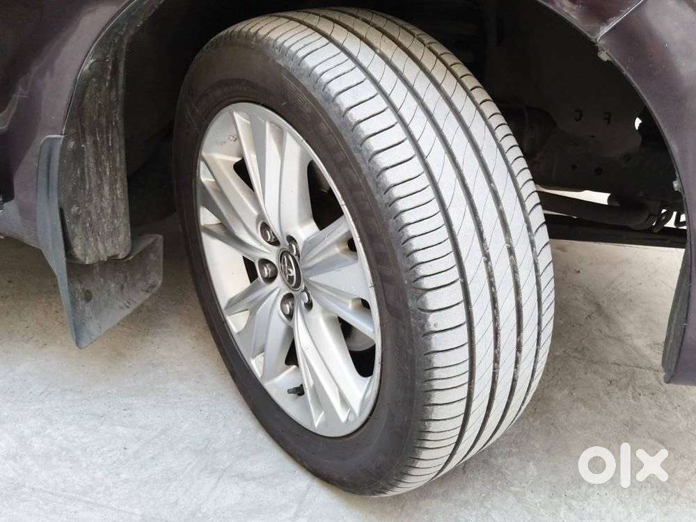 Toyota Innova Crysta 2.8z Automatic, 2016, Diesel