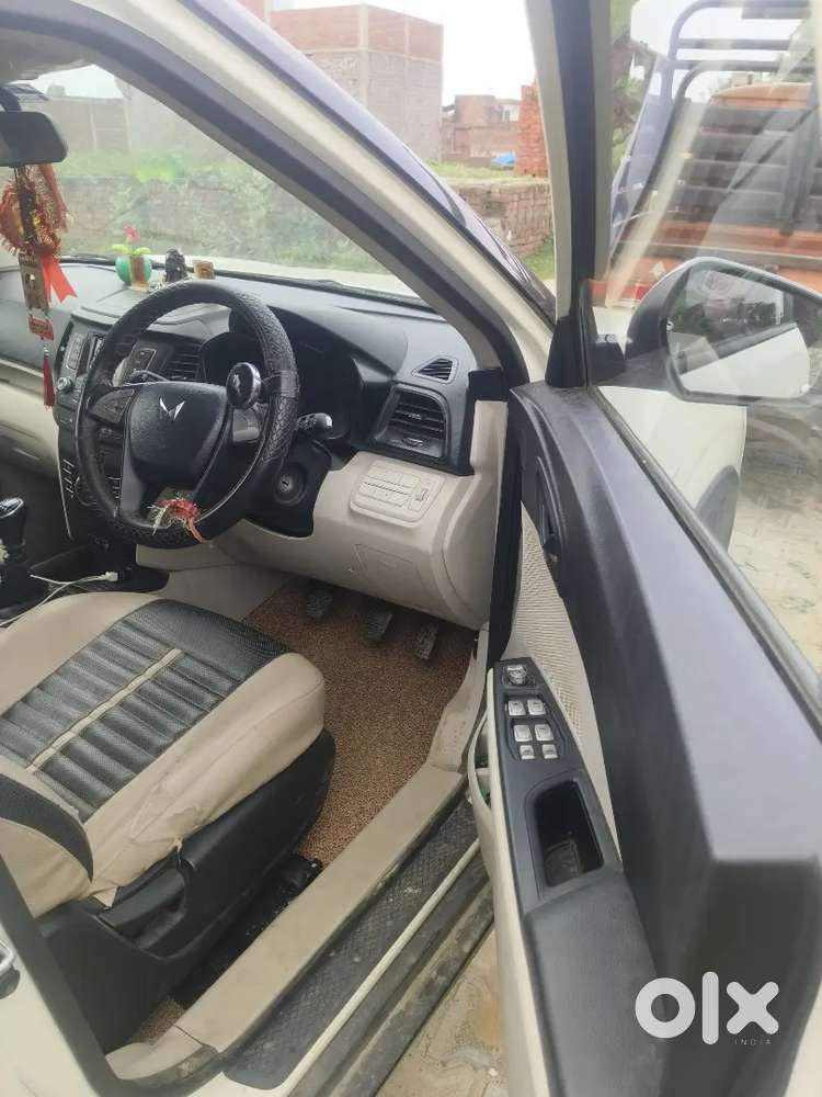 Mahindra Xuv300 1.2 W6 2023