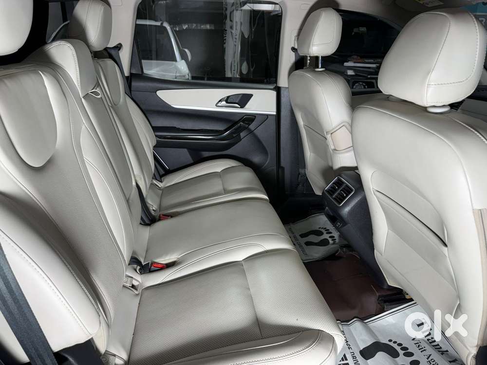 Mahindra Xuv700 2.2 Ax 7 Diesel At Str, 2023, Diesel