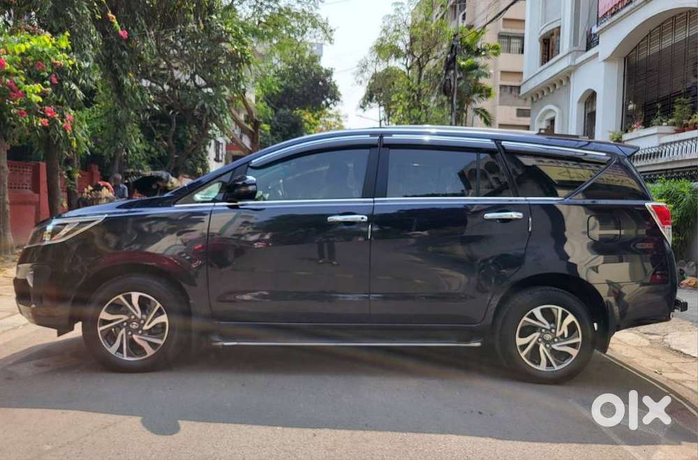 Toyota Innova Crysta [2020-ongoing] 2.4 Gx 8 Str, 2022, Diesel