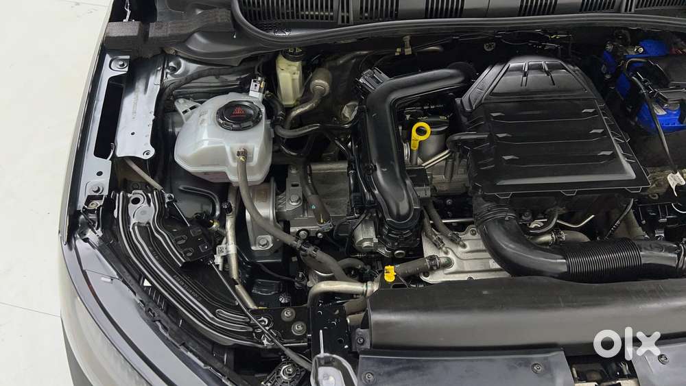 Skoda Slavia Ambition 1.0l Tsi At, 2022, Petrol