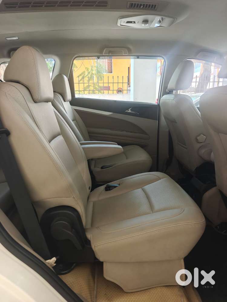 Mahindra Marazzo M8, 2018, Diesel