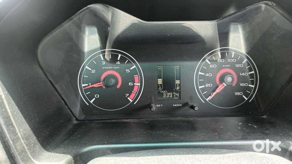 Mahindra Kuv 100 Mahindra-kuv-100-d75-k4-plus, 2017, Petrol