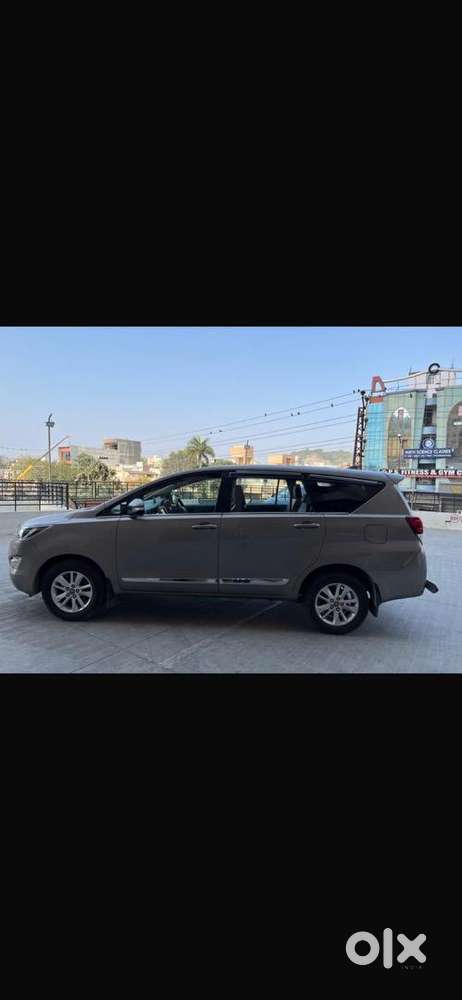 Toyota Innova Crysta 2017 Diesel Well Maintained