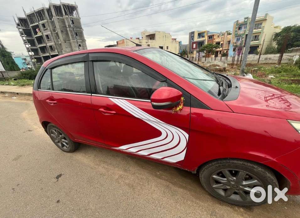 Tata Bolt Petrol 2017