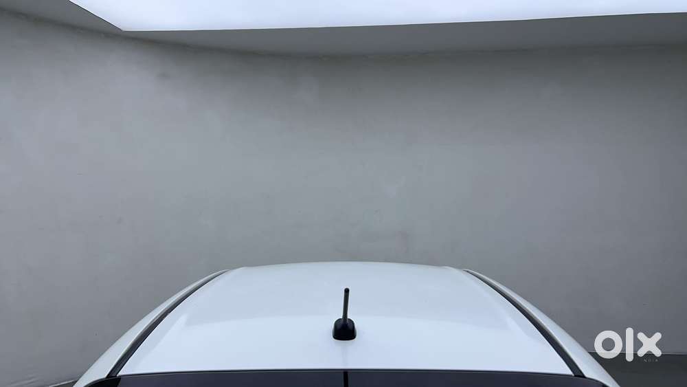 Maruti Suzuki Dzire Zxi Ags, 2022, Petrol