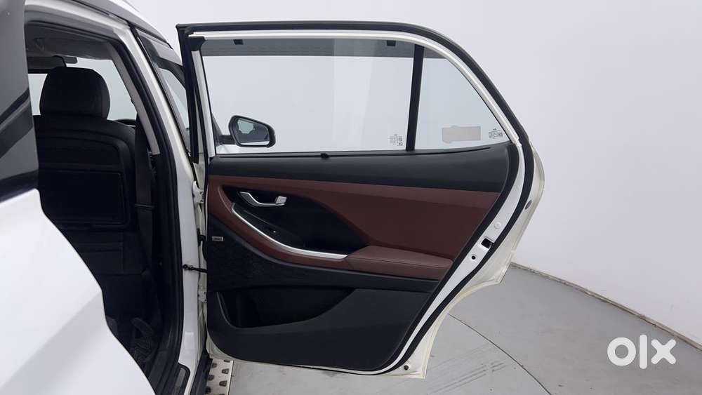 Hyundai Alcazar 2.0 Signature (o) Petrol At 6 Str, 2021, Petrol