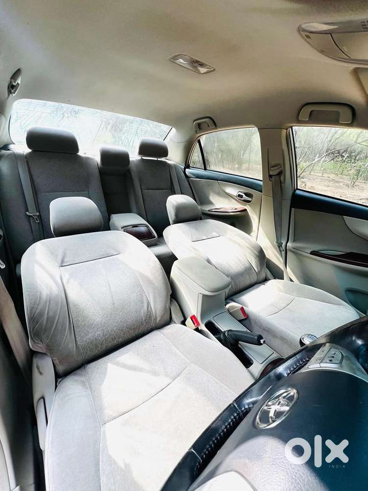 Toyota Corolla Altis 2012 Petrol Well Maintained