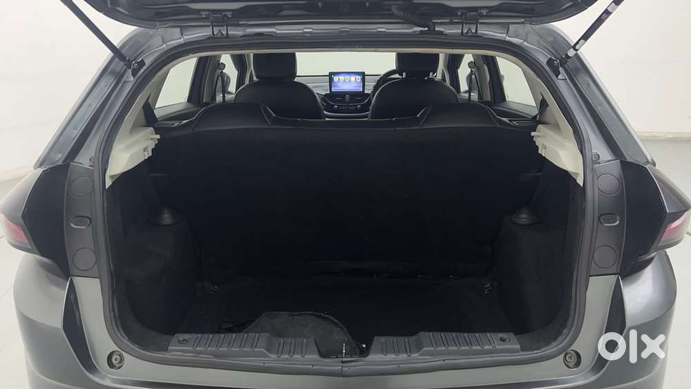 Tata Altroz 1.2 Xe Plus Petrol, 2022, Petrol