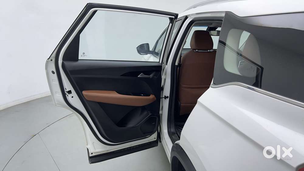 Mg Hector Plus 1.5 Sharp Turbo Cvt 6 Str, 2021, Petrol