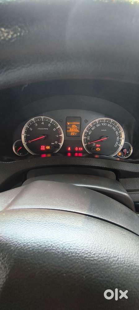 Maruti Suzuki Swift Vxi 1.2 Abs Bs-iv, 2017, Petrol