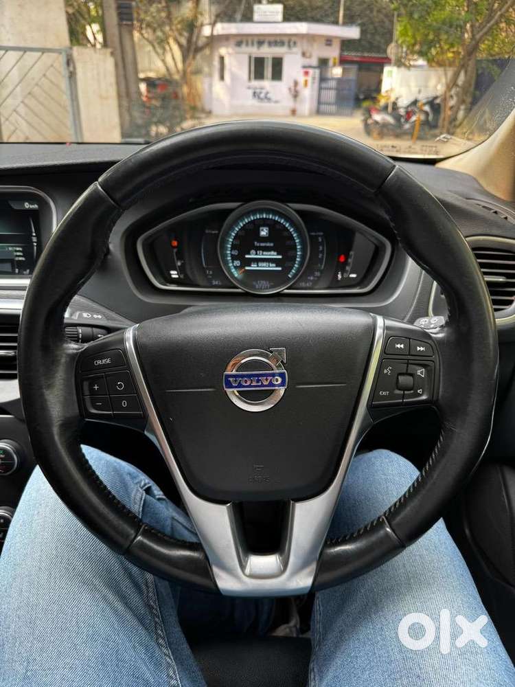 Volvo V40 Cross Country 2015 Diesel In Good Condition