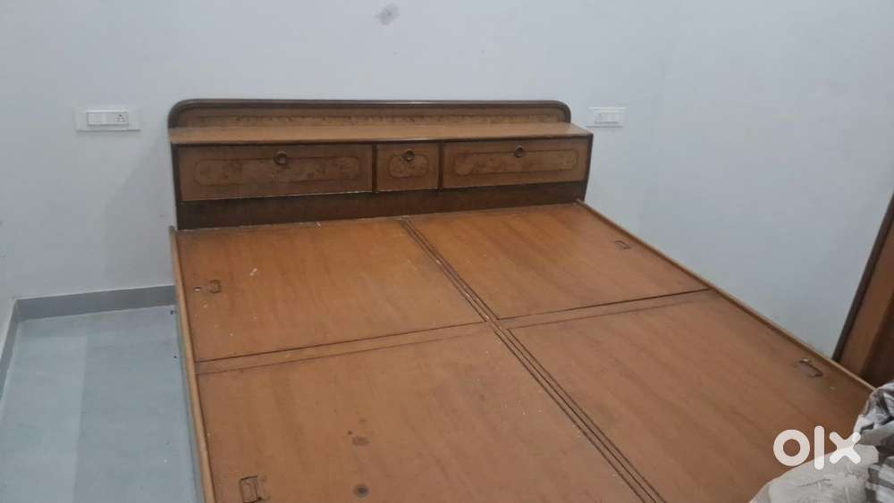 Bed almira  dresing tabel