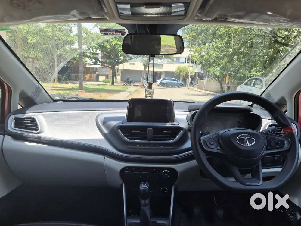 Tata Altroz 1.2 Xz Petrol Manual 2023