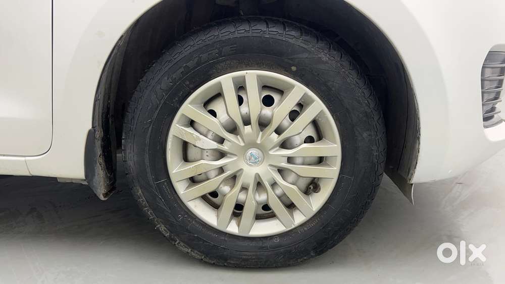 Maruti Suzuki Swift 1.3 Lxi, 2022, Petrol