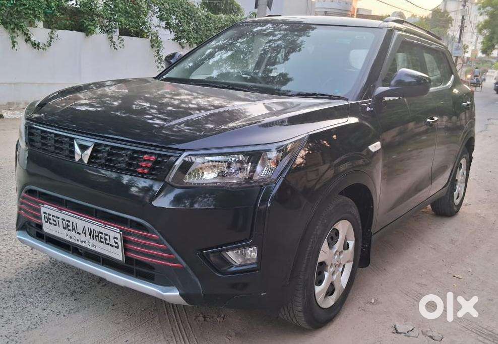 Mahindra Xuv300 W6, 2024, Petrol