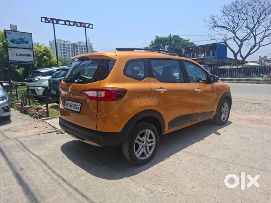 Renault Triber Rxz, 2023, Petrol