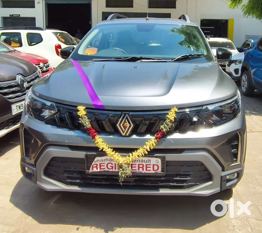 2026 Renault Triber Emotion Top End 2000 Km  Single Owner  Like New