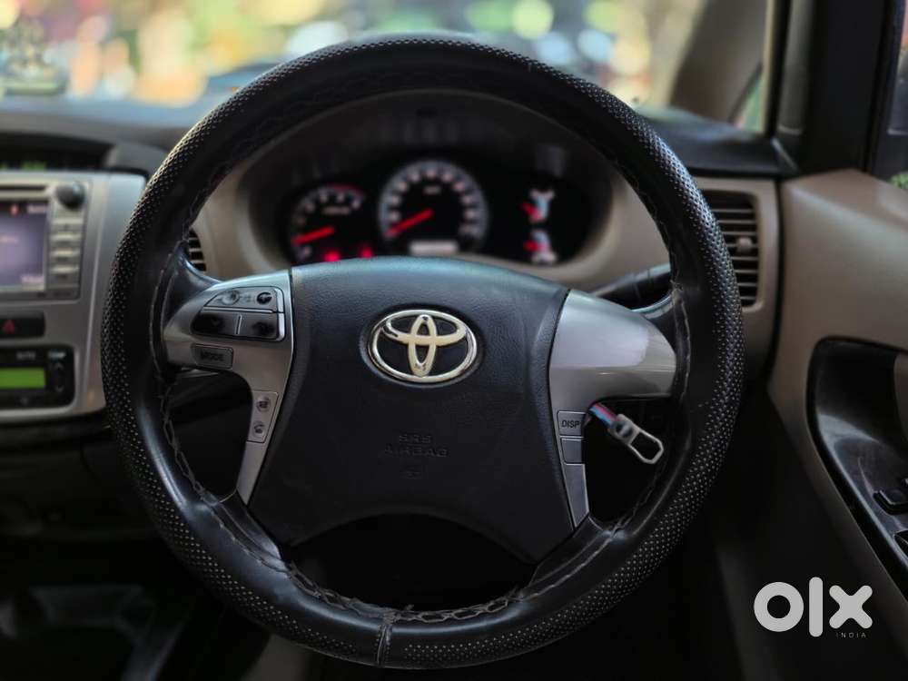 Toyota Innova 2.5 V 8 Str, 2015, Diesel