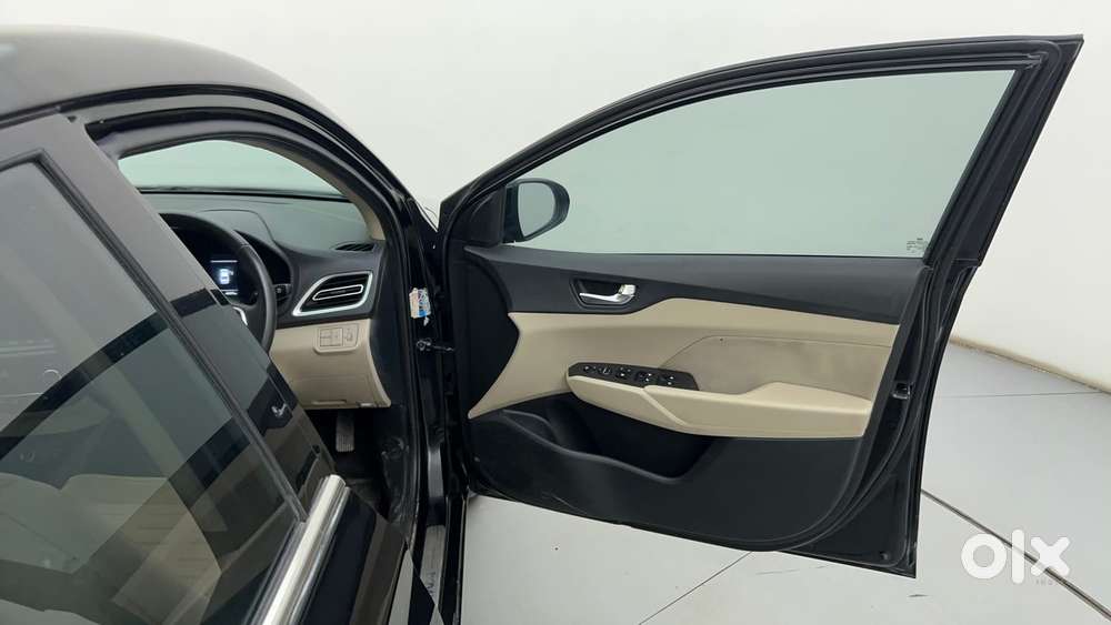 Hyundai Verna 1.5 Sx Ivt, 2021, Petrol