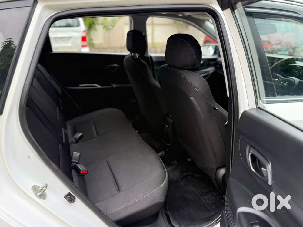 Hyundai New I20 1.2 Asta (o) Ivt, 2023, Petrol