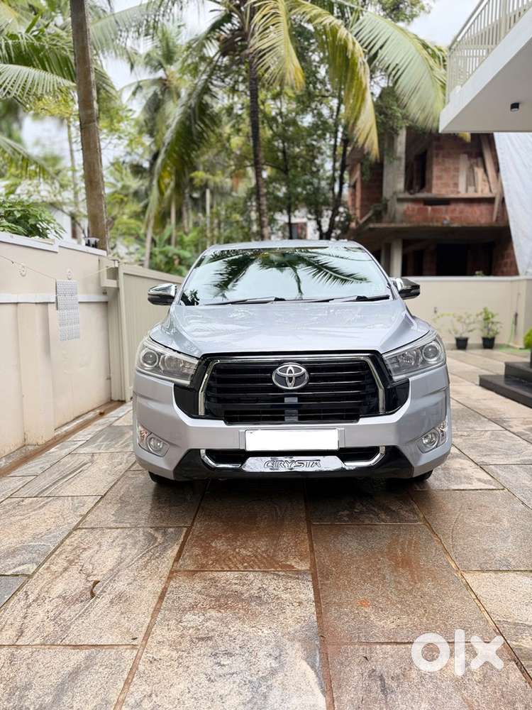 Toyota Innova Crysta 2.8z Automatic 2017