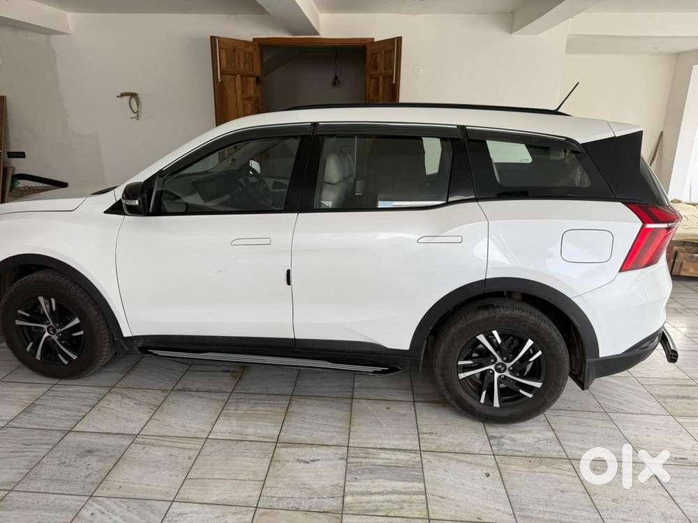 Mahindra Xuv700 2023 Diesel Well Maintained