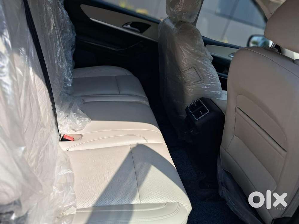 Xuv700  Mahindra  2022  Ax7 L Awd