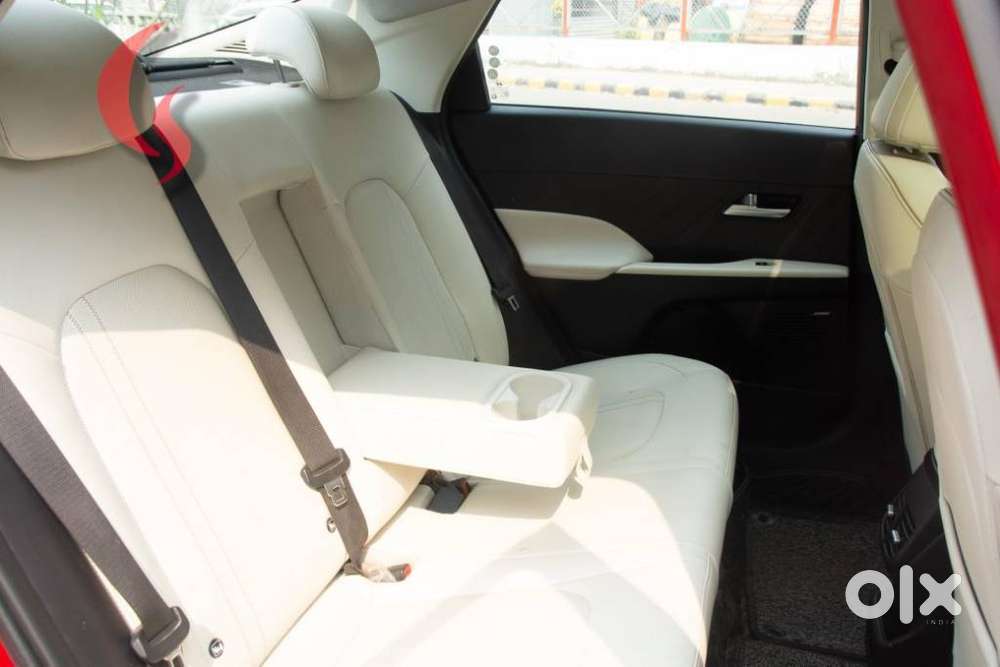 Hyundai Verna Sx (o) 1.5 Vtvt Ivt [2023 - 2026], 2023, Petrol