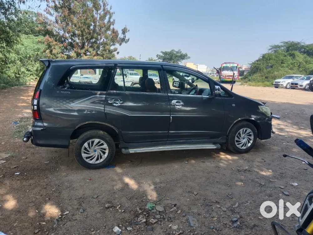 Toyota Innova 2015