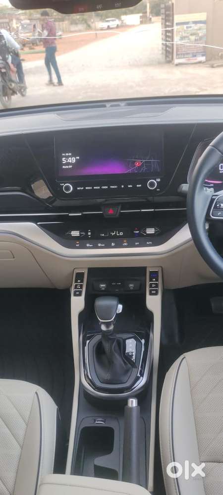 Kia Carens, 2022, Petrol