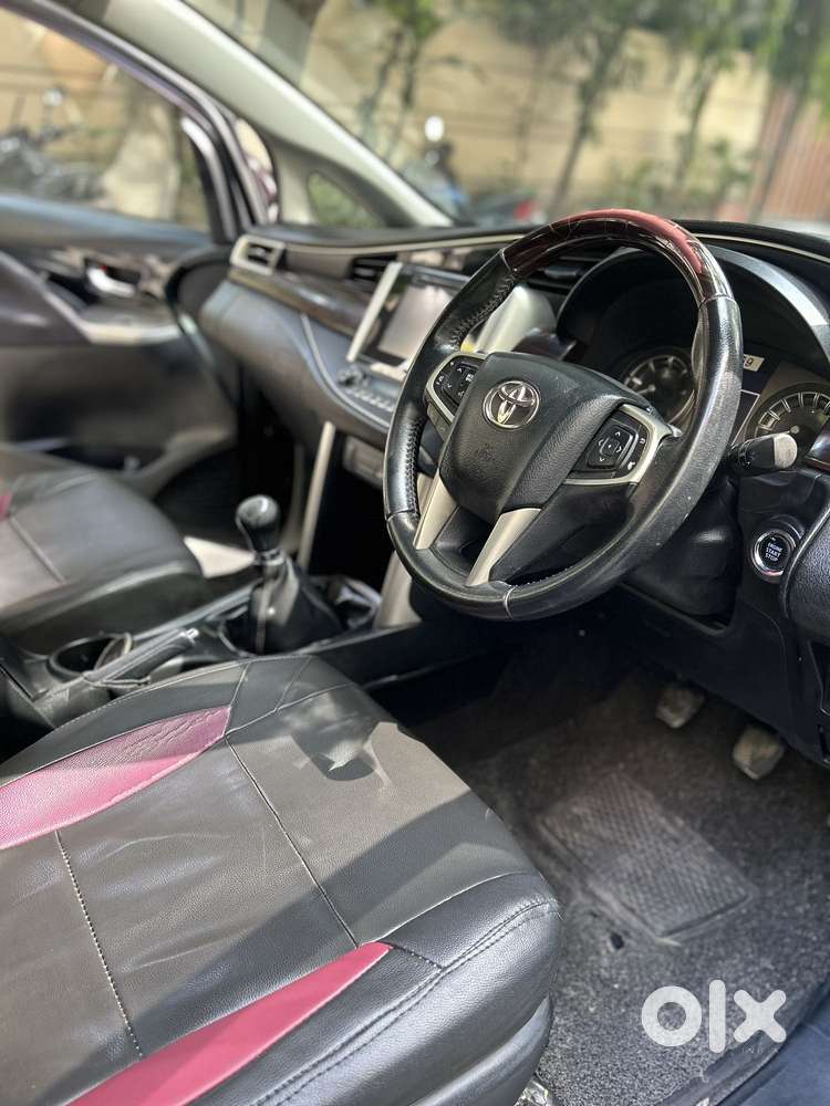 Toyota Innova Crysta [2020-ongoing] 2.4 Vx 8 Str, 2017, Diesel