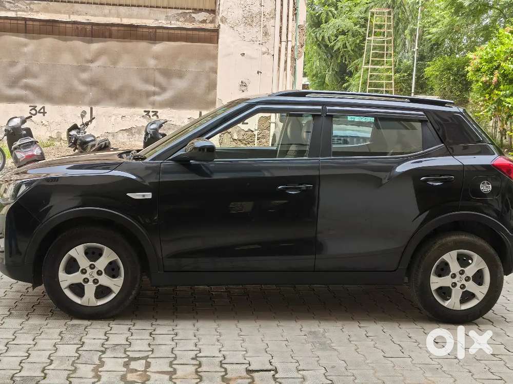 Mahindra Xuv300 Petrol 2023 Sunroof Varient