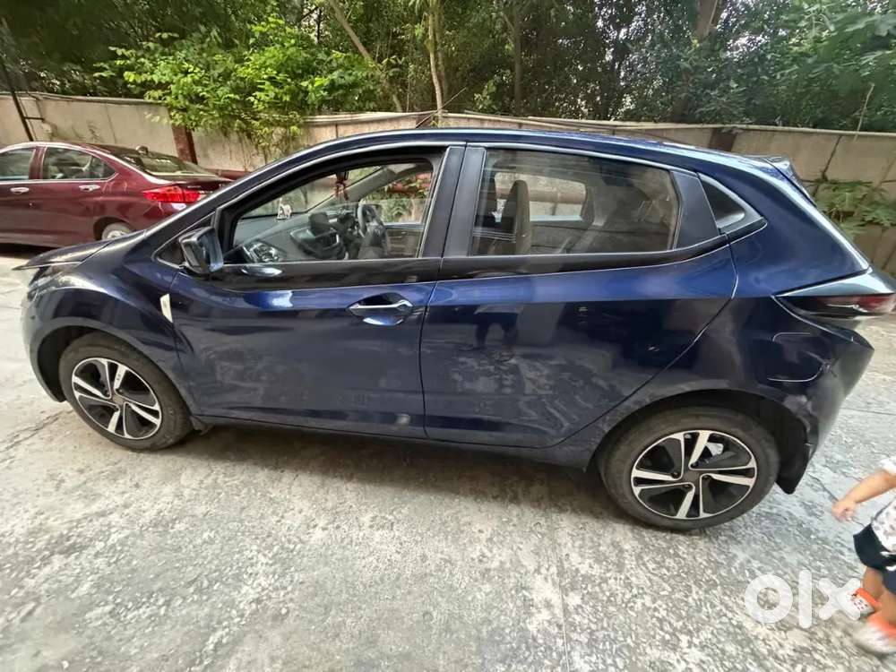 1st Owner Top Model Tata Altroz1.2 Xz 2023 Manual Petrol Premium Color