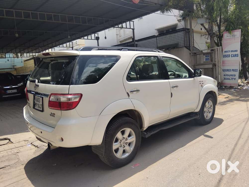 Toyota Fortuner 4x4 Manual Limited Edition, 2011, Diesel