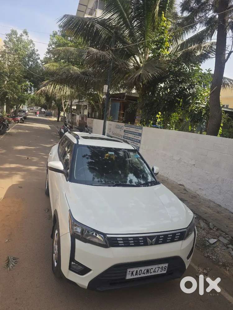 Mahindra Xuv300 Petrol 2023 With Sunroof