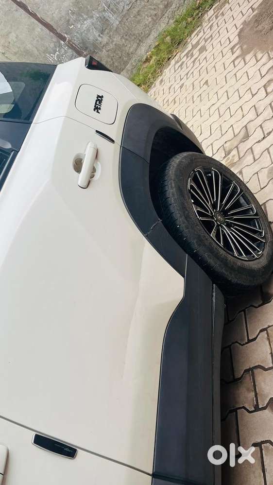 Maruti Suzuki Brezza 2025 Petrol 21000 Km Driven