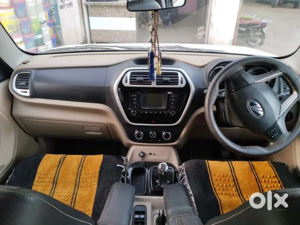 Mahindra Tuv 300 2017