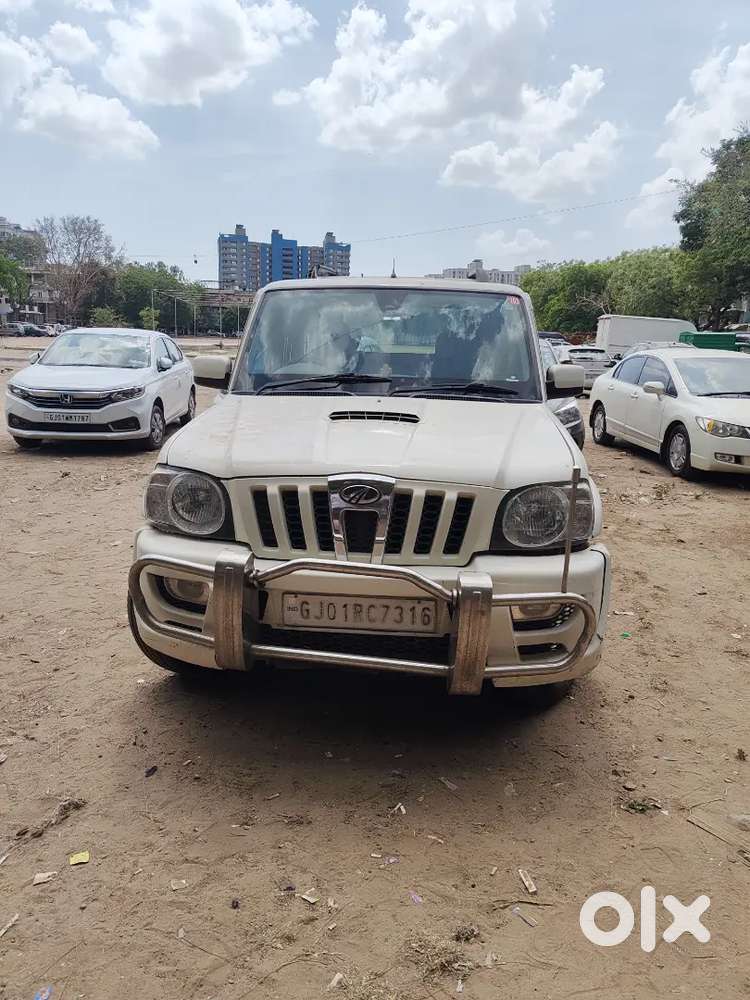 Mahindra Scorpio 2013 Diesel Well Maintained New Tyer & Insurance