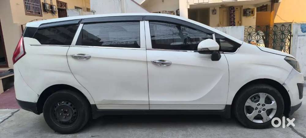 Mahindra Marazzo