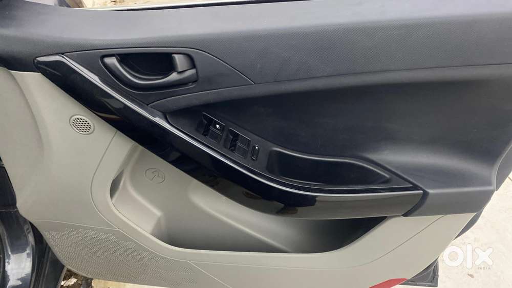 Tata Nexon 1.2 Revotron Xt, 2018, Petrol