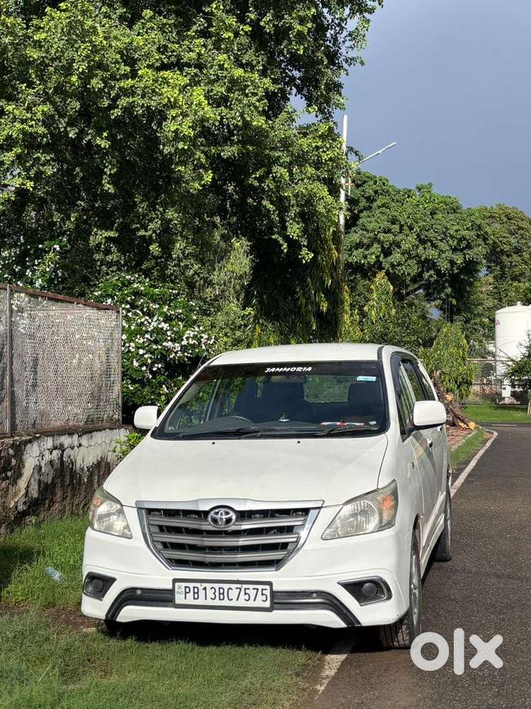 Toyota Innova 2014 Diesel Well Maintained