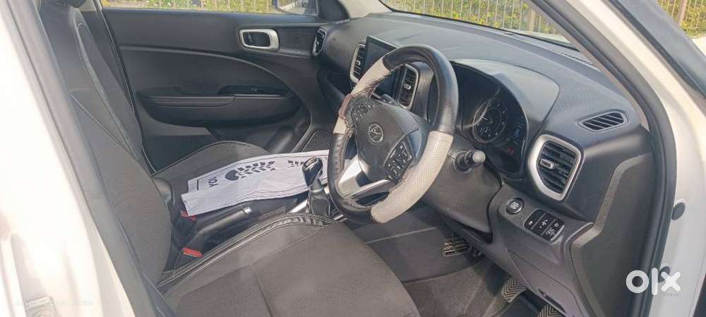 Hyundai Venue Sx (o) Mt 1.5 Diesel, 2020