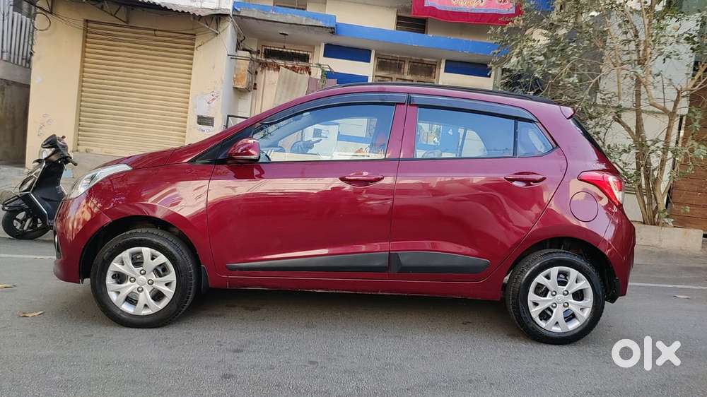 Hyundai I10 Sportz, 2015, Petrol