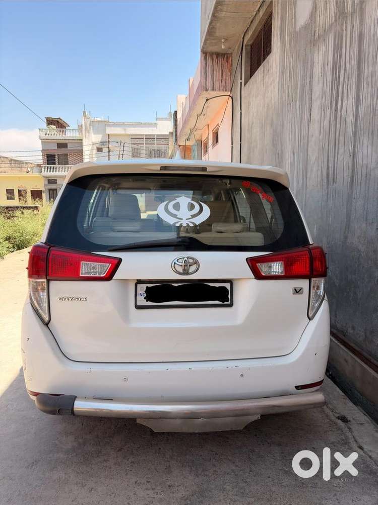 Toyota Innova Crysta 2016 Diesel Well Maintained