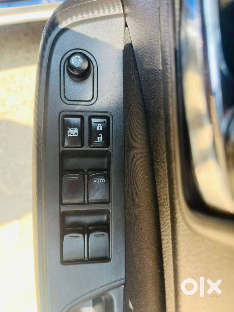 Maruti Suzuki Swift Vxi + Manual, 2023, Petrol