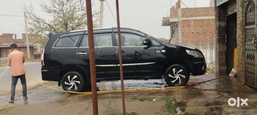 Toyota Innova 2010 Diesel 180000 Km Driven